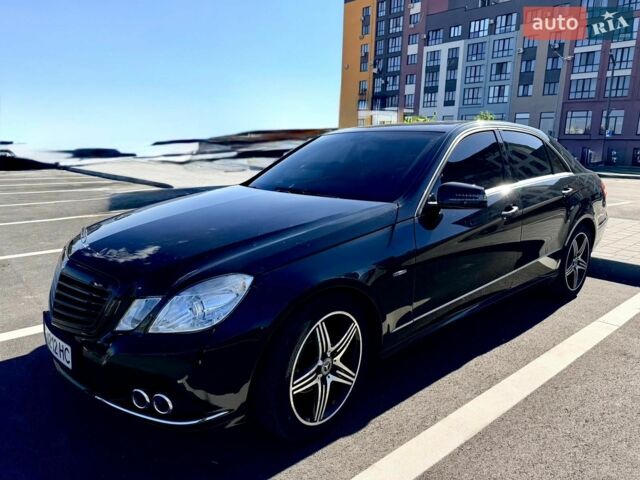 Мерседес Е-Класс, объемом двигателя 2.1 л и пробегом 380 тыс. км за 10000 $, фото 1 на Automoto.ua