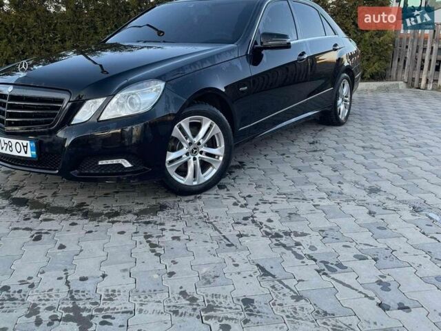 Мерседес Е-Класс, объемом двигателя 3 л и пробегом 305 тыс. км за 9000 $, фото 1 на Automoto.ua