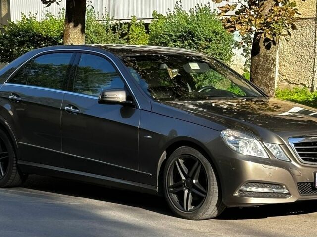 Мерседес Е-Клас, об'ємом двигуна 2.2 л та пробігом 248 тис. км за 15200 $, фото 1 на Automoto.ua