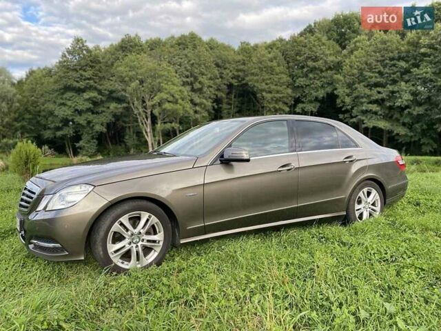 Мерседес Е-Класс, объемом двигателя 2.2 л и пробегом 240 тыс. км за 14500 $, фото 1 на Automoto.ua