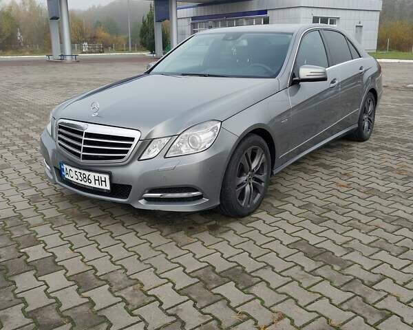 Мерседес Е-Класс, объемом двигателя 2.1 л и пробегом 327 тыс. км за 13500 $, фото 1 на Automoto.ua