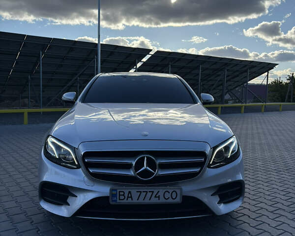 Мерседес Е-Клас, об'ємом двигуна 2.99 л та пробігом 99 тис. км за 40900 $, фото 1 на Automoto.ua