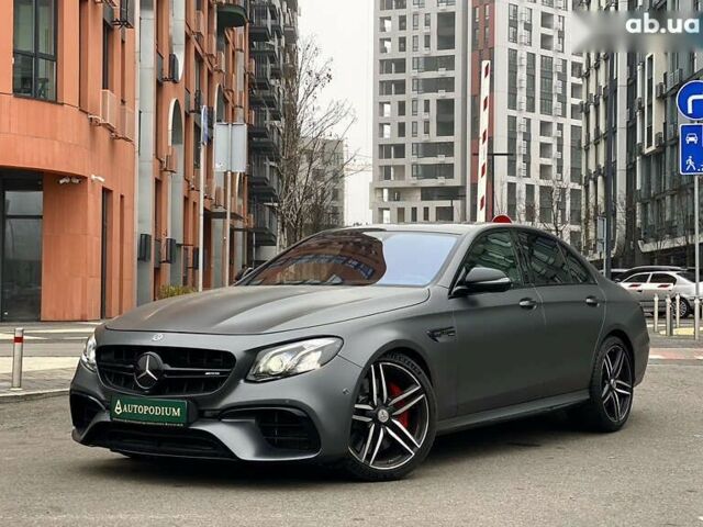 Мерседес Е-Клас, об'ємом двигуна 4 л та пробігом 55 тис. км за 72990 $, фото 1 на Automoto.ua