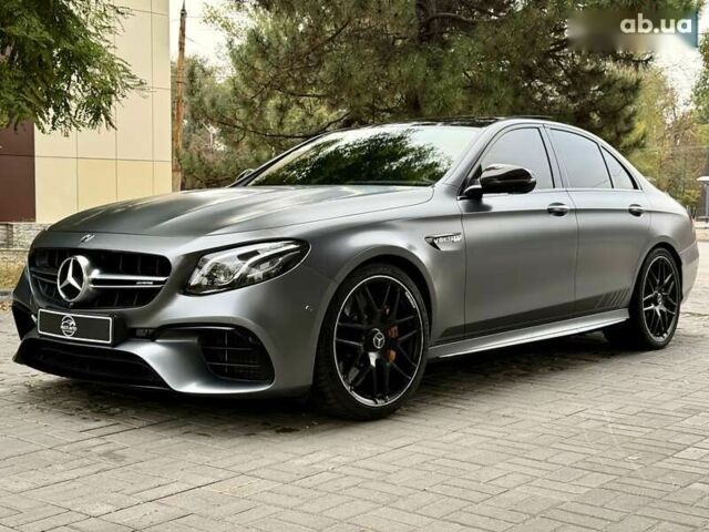 Мерседес Е-Класс, объемом двигателя 4 л и пробегом 17 тыс. км за 97000 $, фото 1 на Automoto.ua