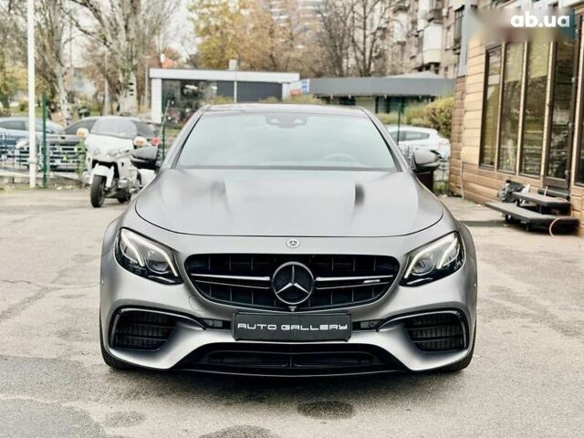 Мерседес Е-Клас, об'ємом двигуна 4 л та пробігом 64 тис. км за 89500 $, фото 1 на Automoto.ua