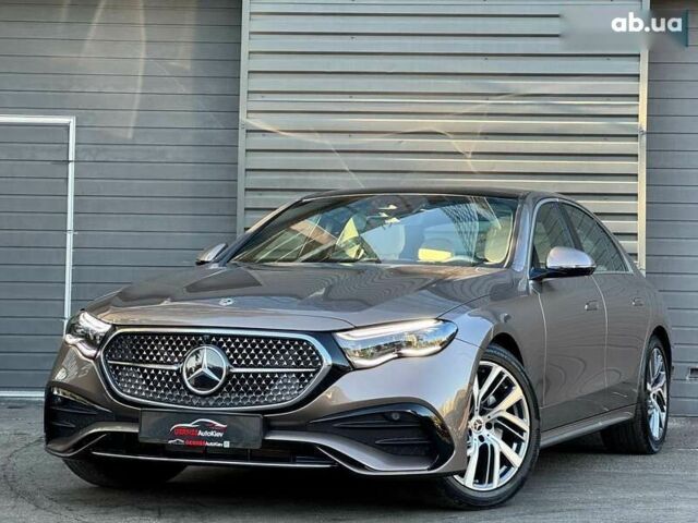 Мерседес Е-Клас, об'ємом двигуна 2 л та пробігом 1 тис. км за 73900 $, фото 1 на Automoto.ua