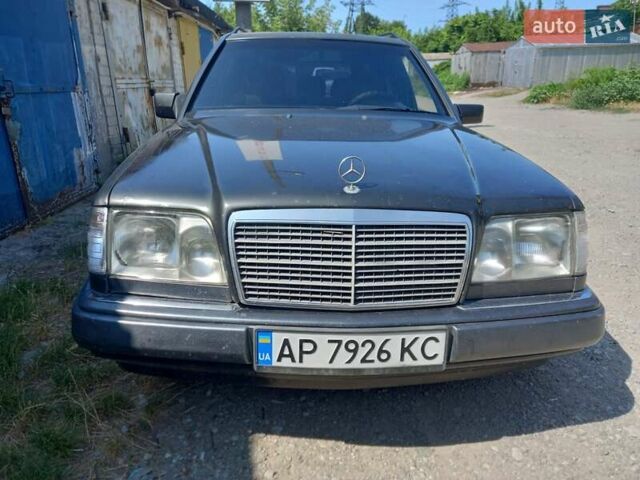 Мерседес Е-Класс, объемом двигателя 2.2 л и пробегом 307 тыс. км за 3700 $, фото 1 на Automoto.ua