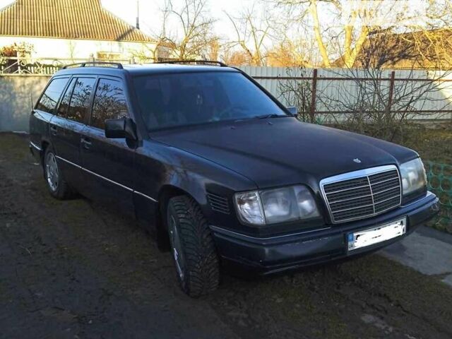 Мерседес Е-Класс, объемом двигателя 3 л и пробегом 320 тыс. км за 3700 $, фото 1 на Automoto.ua