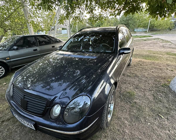Мерседес Е-Класс, объемом двигателя 3.2 л и пробегом 245 тыс. км за 8000 $, фото 1 на Automoto.ua