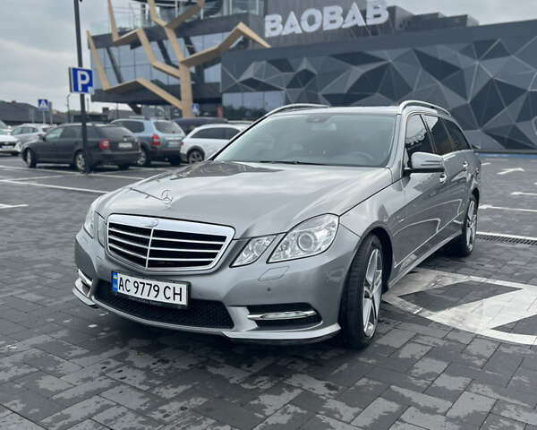 Мерседес Е-Класс, объемом двигателя 2.2 л и пробегом 348 тыс. км за 12799 $, фото 1 на Automoto.ua