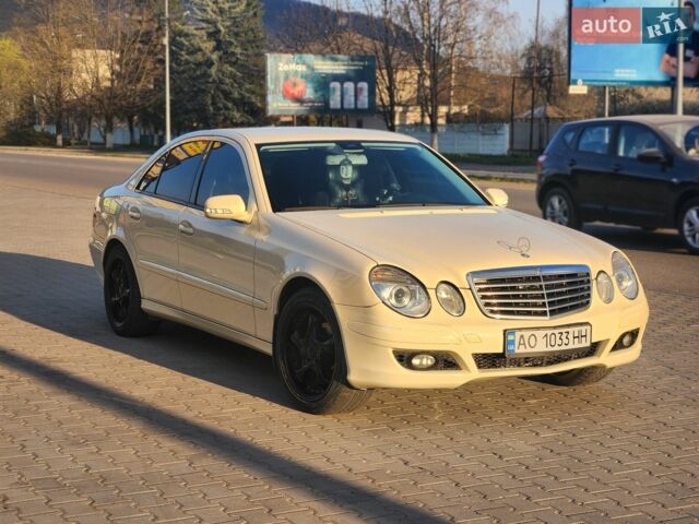 Желтый Мерседес Е-Класс, объемом двигателя 2.15 л и пробегом 401 тыс. км за 7800 $, фото 1 на Automoto.ua