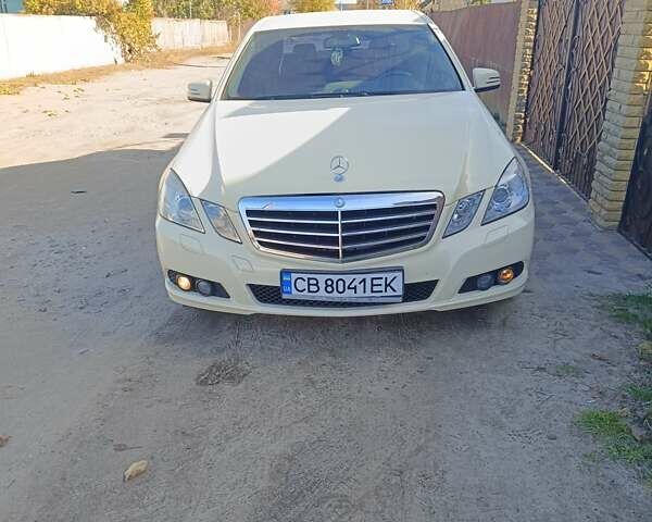 Жовтий Мерседес Е-Клас, об'ємом двигуна 2.2 л та пробігом 480 тис. км за 10000 $, фото 1 на Automoto.ua