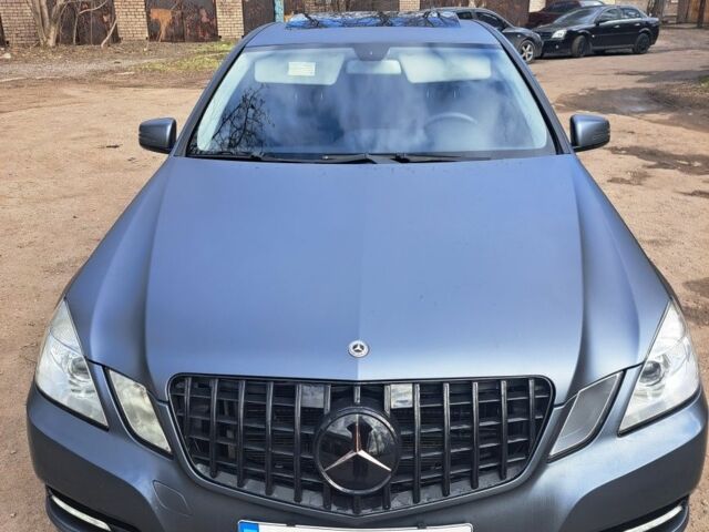 Жовтий Мерседес Е-Клас, об'ємом двигуна 2.1 л та пробігом 364 тис. км за 10500 $, фото 1 на Automoto.ua