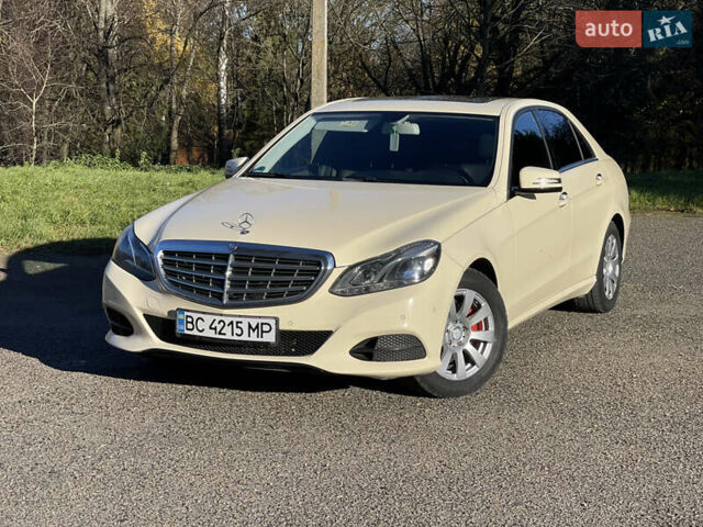 Желтый Мерседес Е-Класс, объемом двигателя 2.14 л и пробегом 470 тыс. км за 9800 $, фото 1 на Automoto.ua