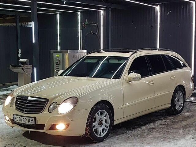 Жовтий Мерседес Е-Клас, об'ємом двигуна 2.1 л та пробігом 456 тис. км за 5200 $, фото 1 на Automoto.ua