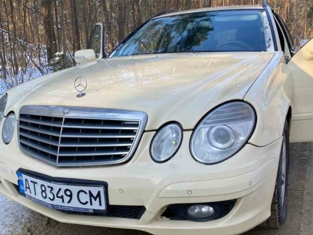 Желтый Мерседес Е-Класс, объемом двигателя 2.15 л и пробегом 250 тыс. км за 8100 $, фото 1 на Automoto.ua