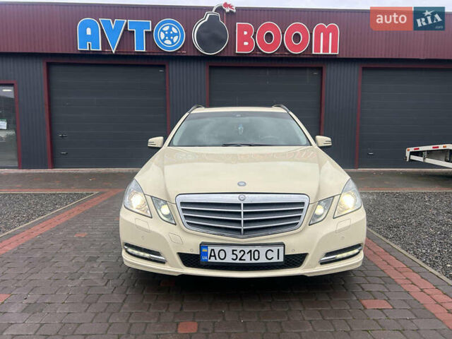 Жовтий Мерседес Е-Клас, об'ємом двигуна 2.14 л та пробігом 288 тис. км за 10700 $, фото 1 на Automoto.ua