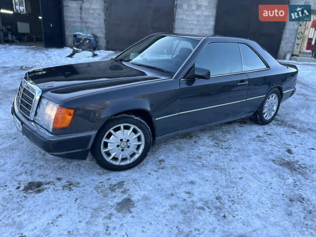 Серый Мерседес Е-Класс, объемом двигателя 2.3 л и пробегом 500 тыс. км за 3199 $, фото 1 на Automoto.ua