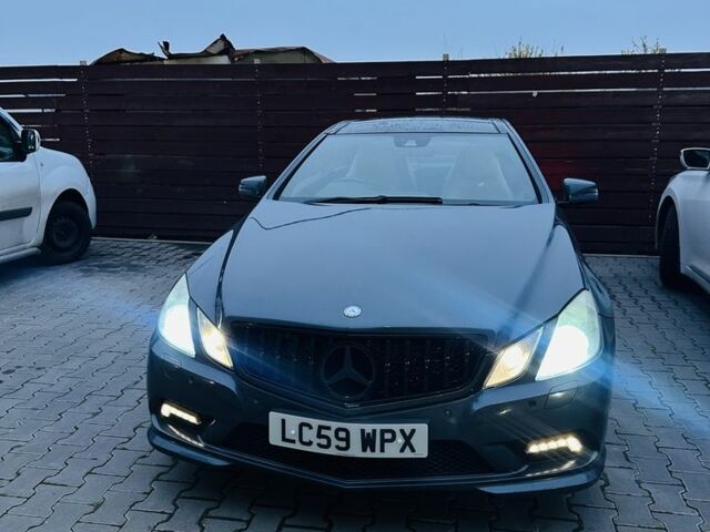 Серый Мерседес Е-Класс, объемом двигателя 3 л и пробегом 250 тыс. км за 5600 $, фото 1 на Automoto.ua