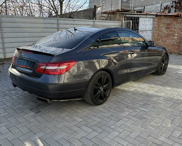 Сірий Мерседес Е-Клас, об'ємом двигуна 1.8 л та пробігом 115 тис. км за 17999 $, фото 1 на Automoto.ua