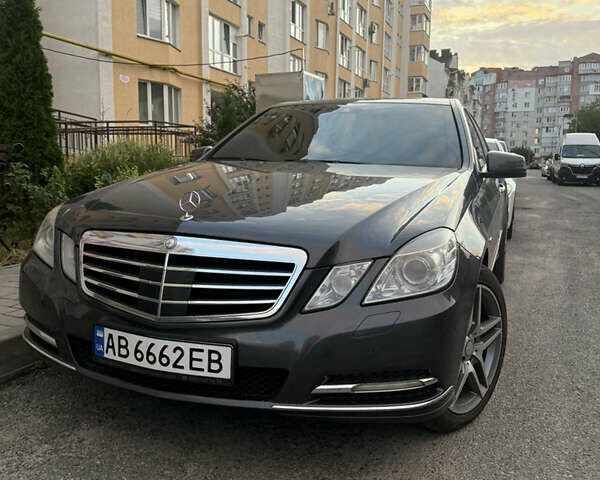 Мерседес Е-Клас 2011 у Вінниці на Automoto.ua Сірий Мерседес Е-Клас, об'ємом двигуна 2.14 л та пробігом 340 тис. км за 15500 $, фото 1 на Automoto.ua