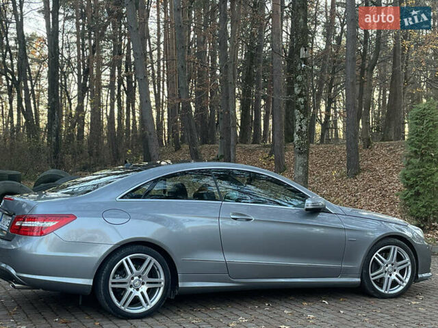 Серый Мерседес Е-Класс, объемом двигателя 2.99 л и пробегом 173 тыс. км за 21474 $, фото 1 на Automoto.ua