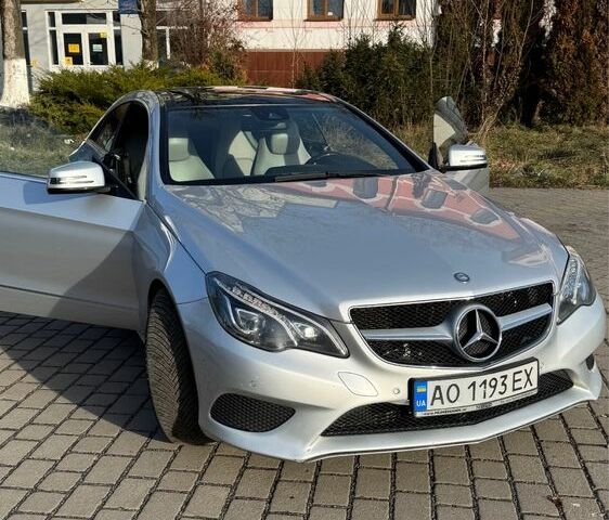 Серый Мерседес Е-Класс, объемом двигателя 2.2 л и пробегом 208 тыс. км за 19000 $, фото 1 на Automoto.ua