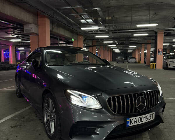 Сірий Мерседес Е-Клас, об'ємом двигуна 3 л та пробігом 32 тис. км за 65000 $, фото 1 на Automoto.ua