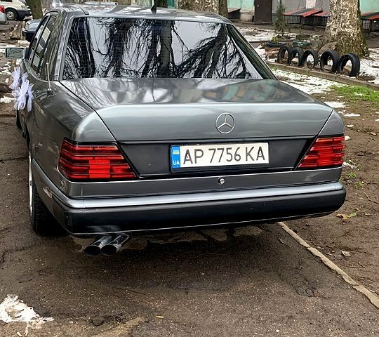 Сірий Мерседес Е-Клас, об'ємом двигуна 3 л та пробігом 0 тис. км за 2800 $, фото 1 на Automoto.ua