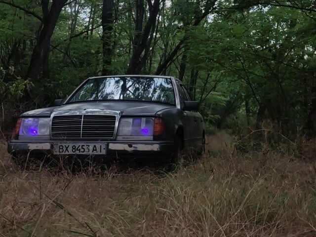Сірий Мерседес Е-Клас, об'ємом двигуна 2.3 л та пробігом 280 тис. км за 1800 $, фото 1 на Automoto.ua