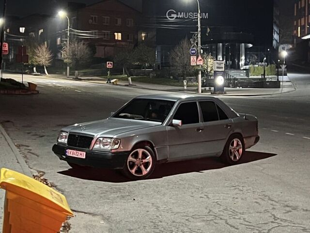 Сірий Мерседес Е-Клас, об'ємом двигуна 2.6 л та пробігом 3 тис. км за 1500 $, фото 1 на Automoto.ua