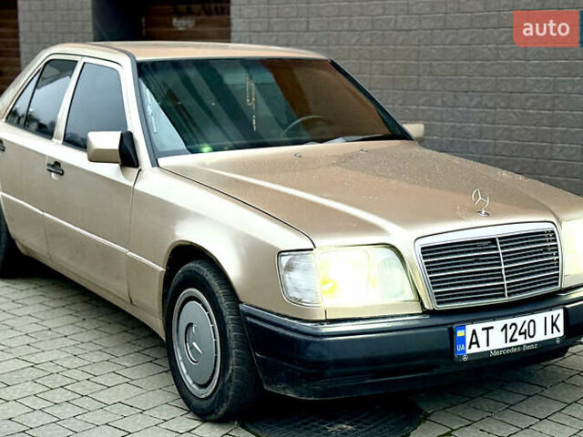 Серый Мерседес Е-Класс, объемом двигателя 2.5 л и пробегом 334 тыс. км за 2399 $, фото 1 на Automoto.ua