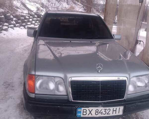 Сірий Мерседес Е-Клас, об'ємом двигуна 2.6 л та пробігом 370 тис. км за 1850 $, фото 1 на Automoto.ua