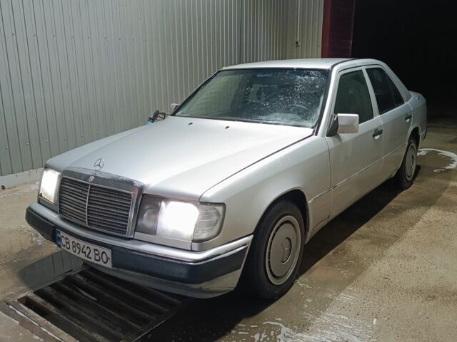 Сірий Мерседес Е-Клас, об'ємом двигуна 2.3 л та пробігом 339 тис. км за 2000 $, фото 1 на Automoto.ua