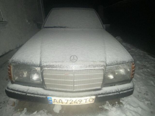 Сірий Мерседес Е-Клас, об'ємом двигуна 2.3 л та пробігом 300 тис. км за 800 $, фото 1 на Automoto.ua