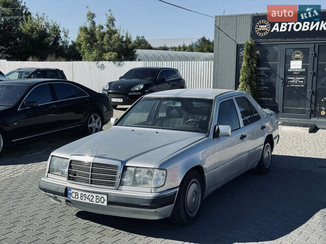 Сірий Мерседес Е-Клас, об'ємом двигуна 2.3 л та пробігом 153 тис. км за 1800 $, фото 1 на Automoto.ua