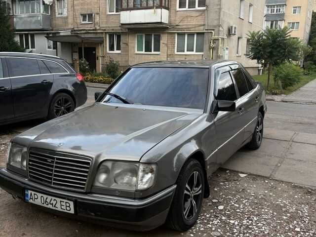 Сірий Мерседес Е-Клас, об'ємом двигуна 2.3 л та пробігом 350 тис. км за 2500 $, фото 1 на Automoto.ua