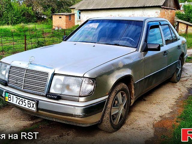 Серый Мерседес Е-Класс, объемом двигателя 2.3 л и пробегом 320 тыс. км за 1300 $, фото 1 на Automoto.ua