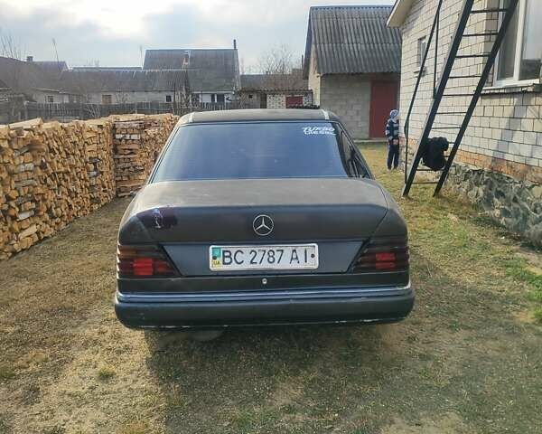 Сірий Мерседес Е-Клас, об'ємом двигуна 2.5 л та пробігом 650 тис. км за 1800 $, фото 1 на Automoto.ua