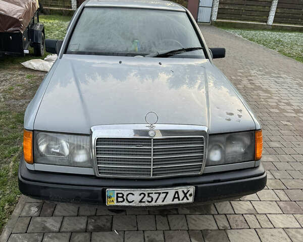 Серый Мерседес Е-Класс, объемом двигателя 2 л и пробегом 417 тыс. км за 1700 $, фото 1 на Automoto.ua