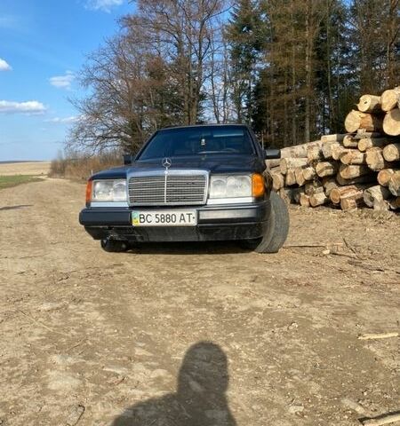 Сірий Мерседес Е-Клас, об'ємом двигуна 2.5 л та пробігом 400 тис. км за 2300 $, фото 1 на Automoto.ua