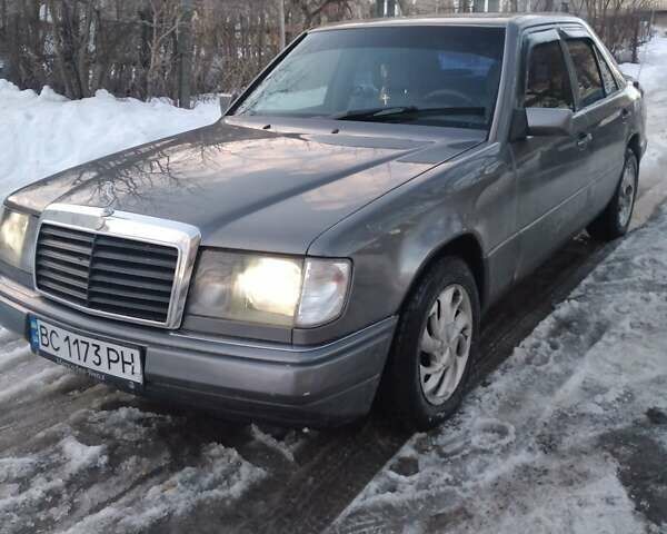 Сірий Мерседес Е-Клас, об'ємом двигуна 2.3 л та пробігом 350 тис. км за 2200 $, фото 1 на Automoto.ua