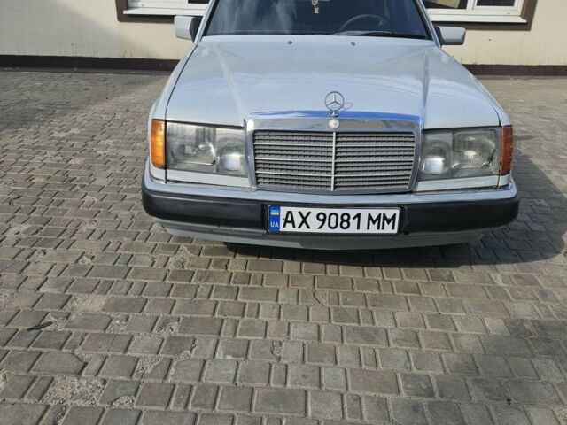 Сірий Мерседес Е-Клас, об'ємом двигуна 2 л та пробігом 650 тис. км за 2000 $, фото 1 на Automoto.ua