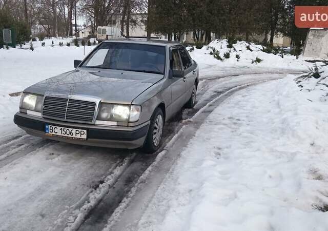 Серый Мерседес Е-Класс, объемом двигателя 2 л и пробегом 430 тыс. км за 1750 $, фото 1 на Automoto.ua