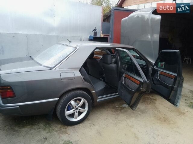 Серый Мерседес Е-Класс, объемом двигателя 2.3 л и пробегом 45 тыс. км за 1750 $, фото 1 на Automoto.ua