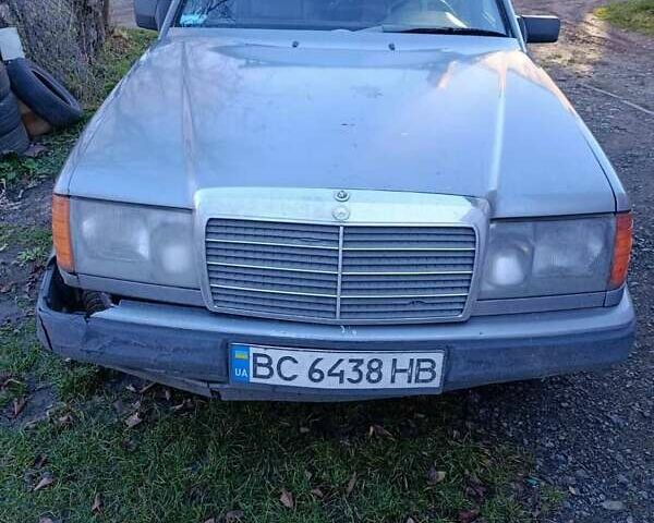 Серый Мерседес Е-Класс, объемом двигателя 3 л и пробегом 400 тыс. км за 1700 $, фото 1 на Automoto.ua