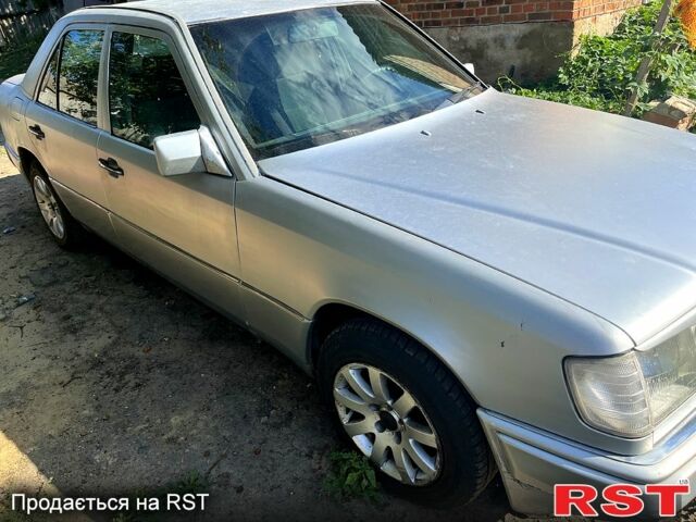 Серый Мерседес Е-Класс, объемом двигателя 2.3 л и пробегом 200 тыс. км за 2600 $, фото 1 на Automoto.ua