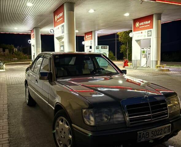Сірий Мерседес Е-Клас, об'ємом двигуна 3 л та пробігом 450 тис. км за 2800 $, фото 1 на Automoto.ua