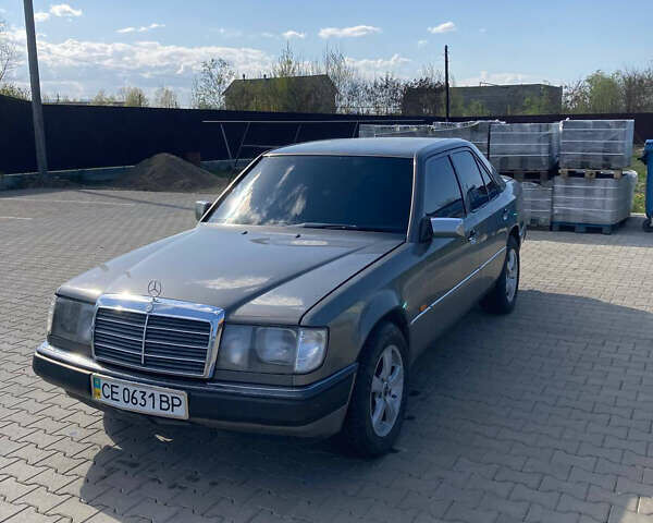 Сірий Мерседес Е-Клас, об'ємом двигуна 2 л та пробігом 420 тис. км за 2900 $, фото 1 на Automoto.ua