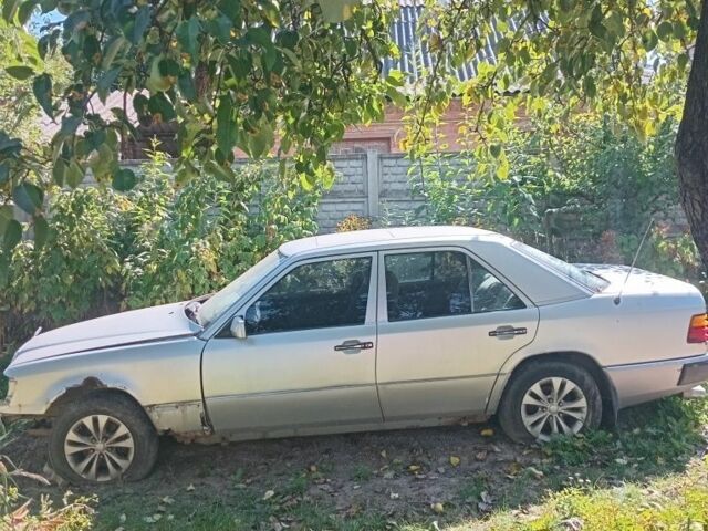 Сірий Мерседес Е-Клас, об'ємом двигуна 2.2 л та пробігом 340 тис. км за 903 $, фото 1 на Automoto.ua